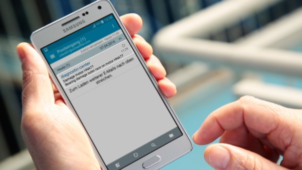 Machine operators are notified by e-mail via the “ConditionAnalyzer” digital service and can easily access these notifications from their mobile devices.